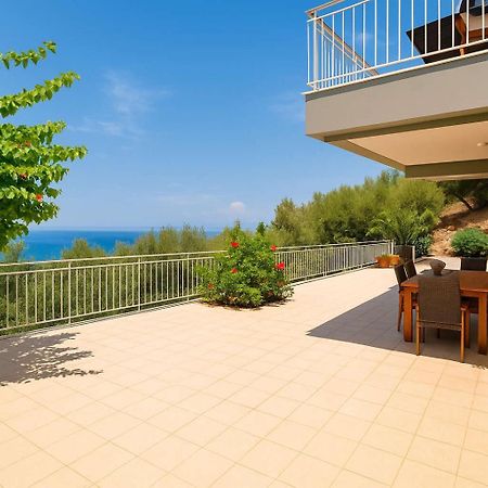 הוילה קלמאטה Aigli Fully Equipped Getaway - Seaview Lux Retreat מראה חיצוני תמונה